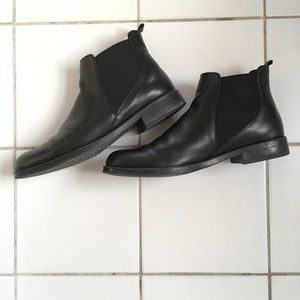 Aerosoles Black Leather Ankle Boots, Size 7.5